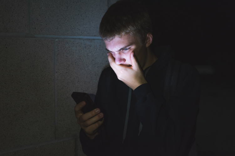 effects of cyberbullying social media